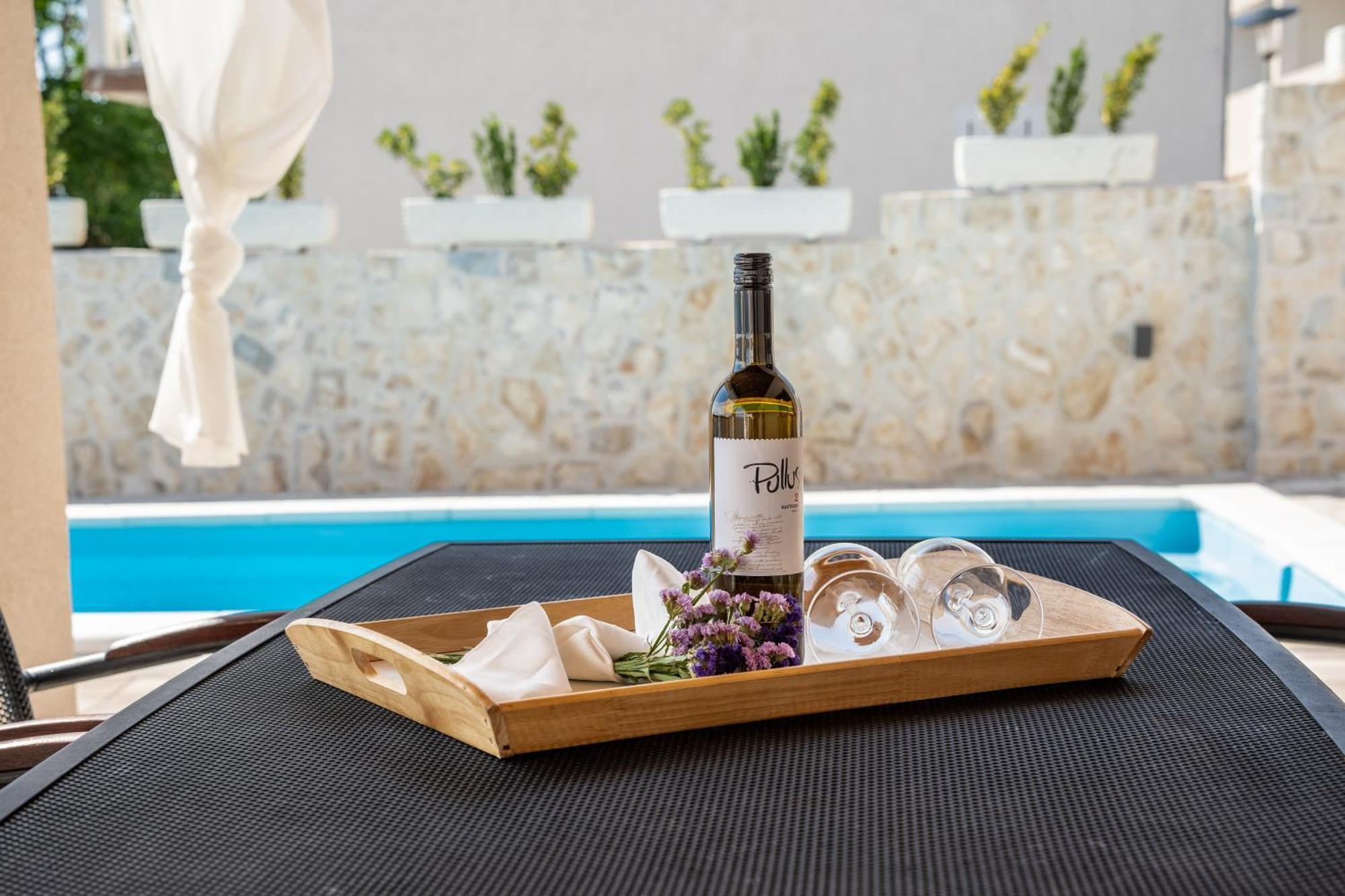Villa Kamia With Private Heated Pool And Electric Vehicle Adapter Zubovići Exteriér fotografie